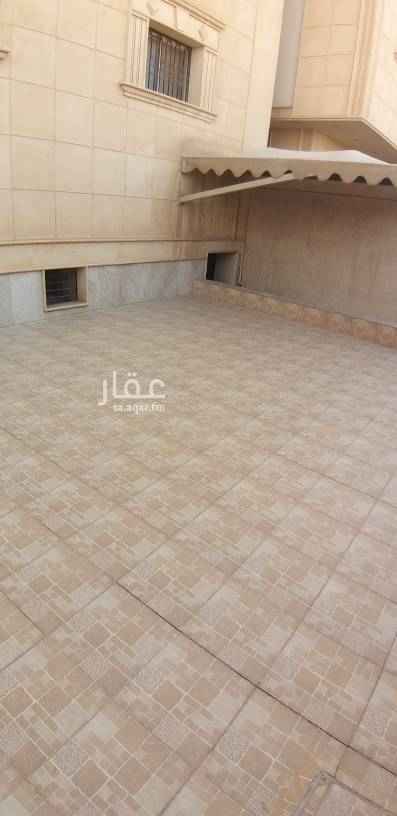 1641608 فيلا للايجار بالكامل ب ٥٥ الف
متكونه من قبو في غرفتين
والدور الارضي متكون من ٤ عرف + ٢ حمام + مطبخ + صاله صغيره
الدور العلوي ٤ غرف + مطبخ + صاله + ٢+ السطح في غرفه
للاستفسار الاتصال على عبد العزيز مكتب الرزيحي 0567045964