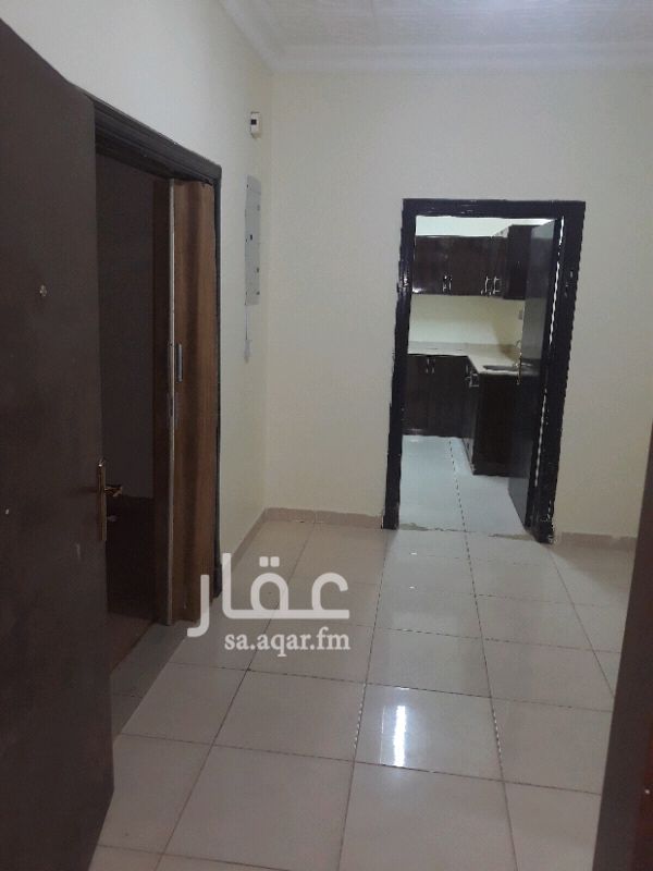 1504673 شقه للايجار عوايل
شارع عبدالله ابن شهوين العقيق بجوار الحديقه
غرفه وصاله وحمام ومطبخ و طرقه كبير راكب مكيفات ومطبخ تشطيب ممتاز