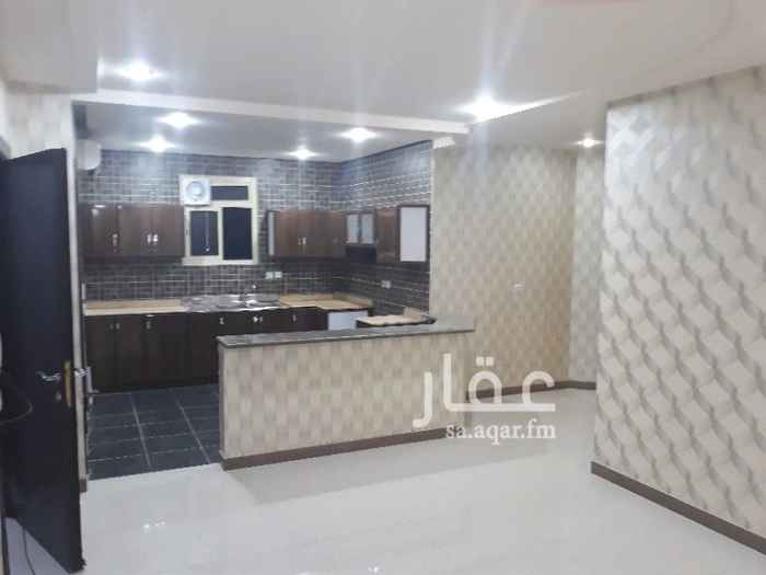 1663051 شقه للايجار عوائل
حي الربيع
غرفتين وصالة ومجلس وثلاث دورات مياة ومطبخ راكب مكيفات اسبليت تشطيب فاخر