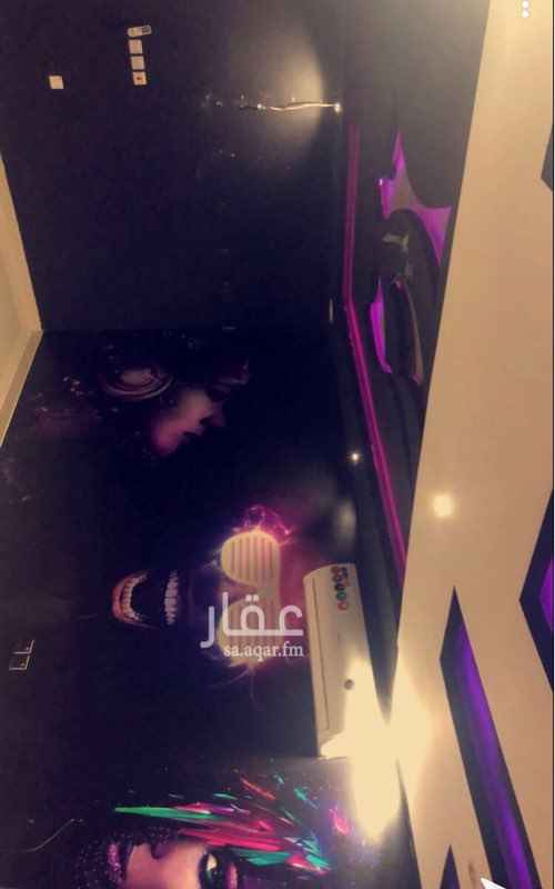 1748893 حي البيان الجنادريه خلف محطة جرش
مجلس 6،5*4
غرفتين نوم 2
حمامين 2
مطبخ راكب
مدخل سيارة 3*15
حوش 11*11
مكيفات سبليت راكبه
الماء والكهرب مجاني