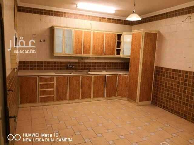 1447683 شقه من مدخلين اربع غرف كبار وغرفة خدمات واربع حمامات يوجد مطبخ راكب زجاج عازل بها مكيفين اسبليت
الموقع مكه بطحاء قريش