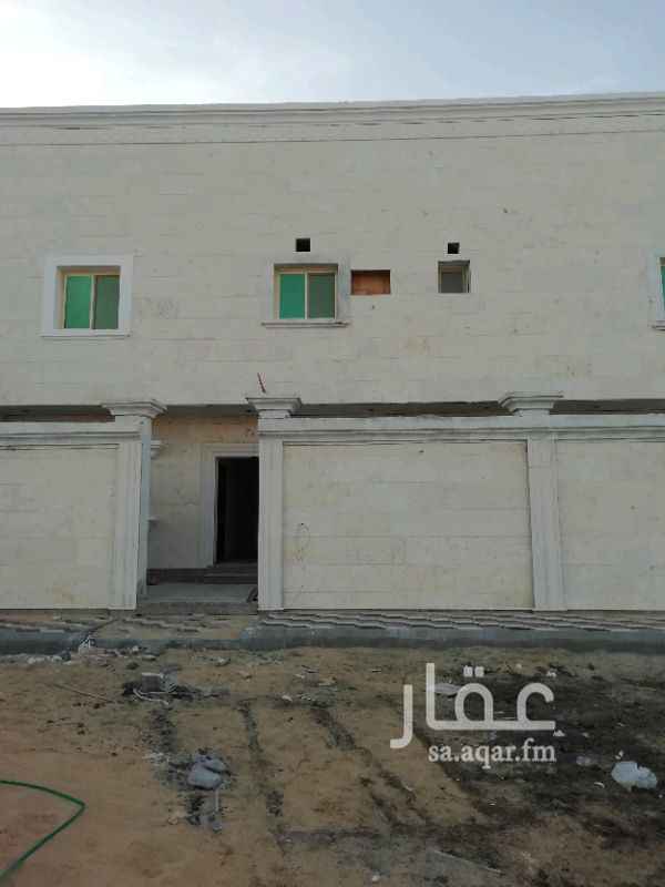 1399653 السلام عليكم ورحمة الله وبركاته / للبيع بيت دور وشقتين شبة متشطب الدوار يتكون من مدخلين + برجنك سيارة مجلس رجال +حمام مع مغاسل +صالة كبيرة + مجلط + مجلس حريم +حمام مع مغاسل +مطبخ + 2غرفة نوم مع حمام + غرفة نوم ماستر / الشقتين كل شقة من 3 غرف نوم منها واحد ماستر +صالة كبيرة + مجلس وللاستفسار يرجى الاتصال على (0567368268) أو واتساب سامح /مكتب الجابر العقارى