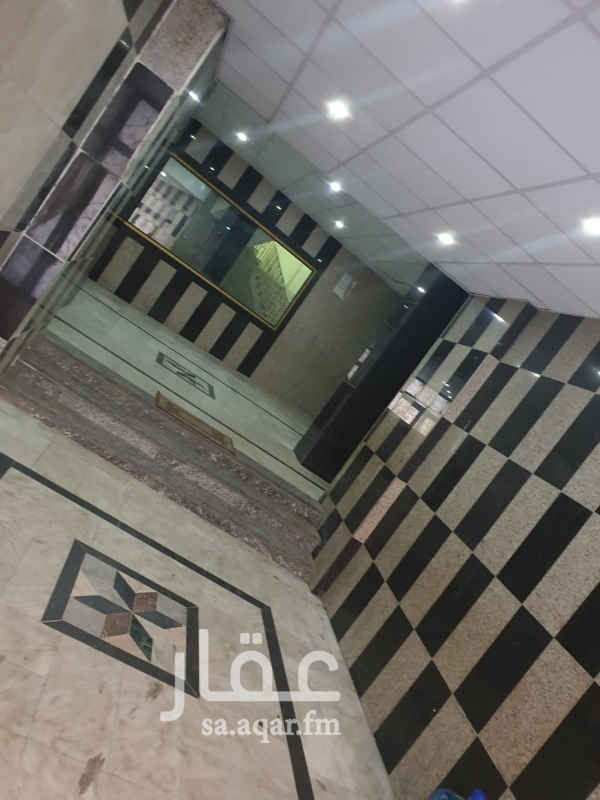 1466917 شقة للايجار مكونة من اربع غرفة وصالة وحمامين ومطبخ وبلكونتين
يوجد بها اثاث مطبخ وتلفيزون وثلاجة وغسالة وغرفة نوم سبب تركها السفر
باقي عليها اجار شهرين و10 ايام تم دفعها بالاضافة الى مبلغ 3000 حق العفش الشقة نضيفه مبلطه
الموقع ممتاز قريب من السوق والمساجد المويه ماتنقطع
التواصل فقط واتس