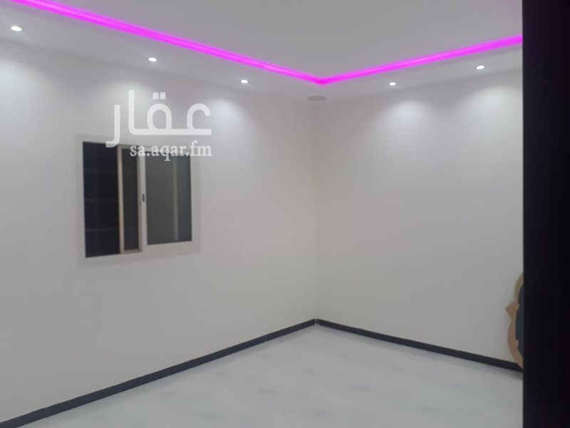 1637816 فيلا لايجار بحي الرمال التعمير
شارع 15 شرقي
درج داخلي
الدور الارضي يتكون من مدخل سياره + مشب + مجلس رجال + مقلط + مجلس نساء + صاله + مطبخ
الدور العلوي ثلاث غرف + صاله
المساحه 336
سعر سنوي 45000
للتواصل 0567546671
احمد