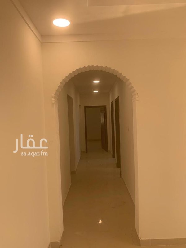 1646882 خمس غرف والسادسه حق خادمه صاله مطبخ زاويه غسيل اربع دورات مياه مدخلين
مساحه ٢٠٢
السعر ٤٣٠