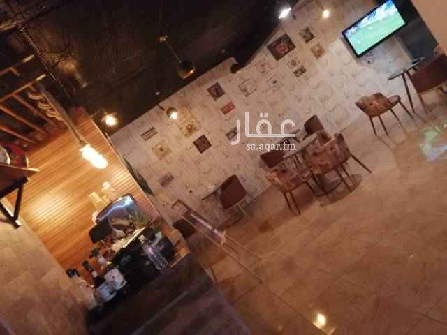 1559877 كوفي شوب على واجهتين شارع ٣٠ وشارع ١٠ فتحتين بمساحة ٨٠م موزع على خمس جلسات وصالة كل جلسة مجهزة بتلفزيونHD وجلسات كلاسيك كذلك جلسات كراسي مع شاشة عرض ٥٥ بوصة HD