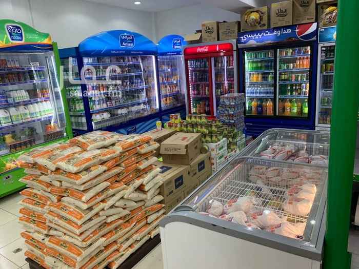 1351843 سوبرماركت للبيع مساحة 500 متر دورين مخبز متكامل 2 أفران دوار وفرن طابونة <br>معمل حلويات متكامل قسم اجبان قسم مكسرات قسم خضار وخروات ماجر ب60 الف محل عرائسي ماجر ب30الف ثلاجات عرض عصائر وخضار 15 متر ثلاجة اجبان 7 متر ثلاجة حلويات 6 متر فريزر 4 متر غير ثلاجات الشركات 3 كاشير بنضام محاسبي كميرات مكاتب في الدور الثاني مجهزة مستودع بالدور الثاني +سكن عمال ايجار المحل 300 الف مبيعات المحل من 5 الى 6 الاف من غير البطائق تكلفة المحل مليون و900 الف سعر البيع 900 الف الرجاء الإتصال على الجوال لقلة دخولي