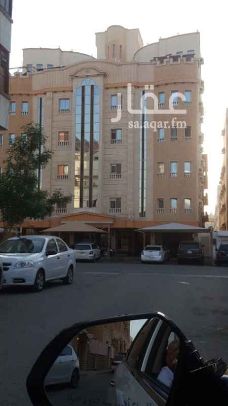 1379024 للبيع عماره حي السلامه شارع 20متر مساحتها 750متر مكونه من 16شقه من اربع غرف وثلاثا حمامات ومطبخ وفيها 4شقق من 5غرف بثلاثا حمامات ومطبخ مؤجره بل الكامل الدخل 524الف رَيال مطلوب 6مليون ونص تفاوض عرض مباشر