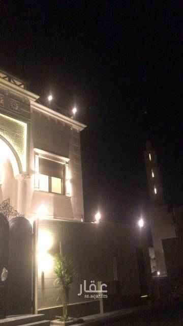 1507609 للبيع فيلا سكني فاخره جديده ابحر الشماليه حي الشراع بجوار مستشفى الملك عبدالله بجوار مسجد مساحتها 380متر مكونه من دورين وملحق الدور الأرضي مطبخ مجالس وصاله كبيره وغرفتين و3حمامات و حوش ومسبح فاخره والدور الاول 4غرف نوم وصاله وسرفس والمحلق مجلس كبير وحمام وسطوح وغرفت شغاله مع الغسيل وفيها غرفة حارس الفيلا تتميز جمب المسجد وبناء شخصي تكيف مركزي عليه ضمان 10سنوات ويوجد مصعد الفيلا مراقبه بل الكاميرا مطلوب 2مليون