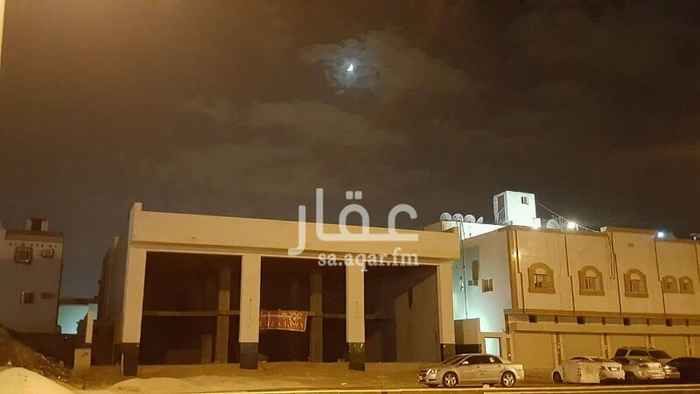 1267886 للايجار معرض في المدينه المنوره حي الملك فهد امام الاحوال المدنيه تبعد عن الدائري الثالث قطعه وحده على شارع اربعين تجاري مسفلت ومنور
مساحة المعرض 1000 متر مربع على 3 ادوار بدروم وارضي ونصف دور
واجهه رخام يوجد مكتب وحمام ومطبخ صغير تم تمديد الاسلاك الكهربائيه والسباكه .