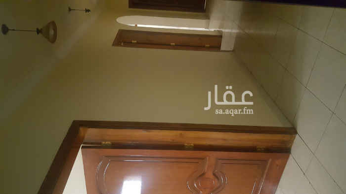 1673607 للايجار شقه مستخدمه في حي الربوة خلف مطعم ماكدونالدز من ثلاث غرف وصاله ودورتين مياه