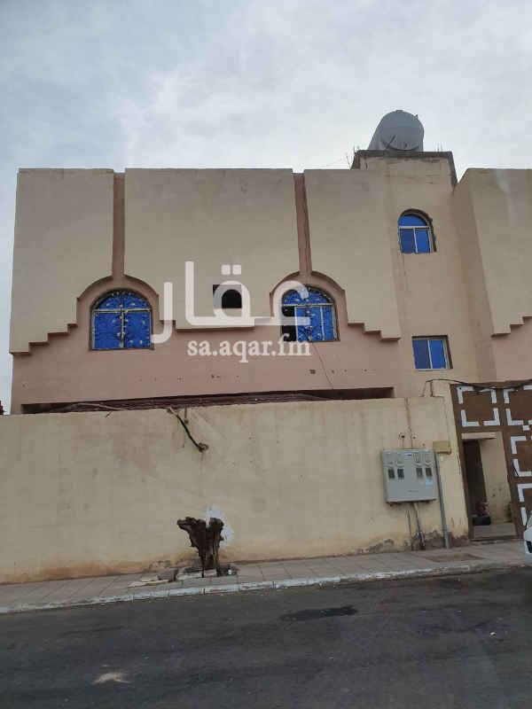 1744399 الموقع : مخطط الملك فهد قريب من محطه ادريس
للايجار شقتين في عماره ارضي واول كل شقه تتكون من 5 غرف وصاله ومطبخ وثلاث دورات مياه .
🌹 نسعد بخدمتكم عن طريق الواتساب 🌹