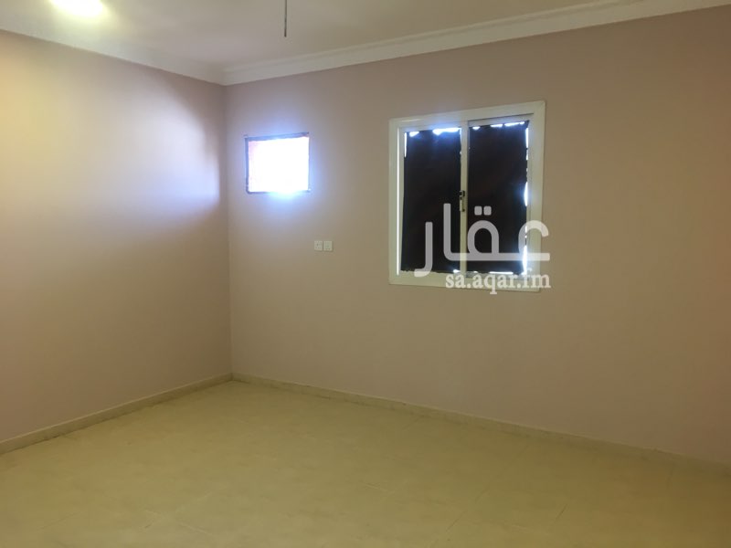 1634940 شقة كبيرة وغرف نوم كبيرة واربع حمامات وغرفة خادمة والمية والصرف علي صاحب العمارة ونقبل شهري