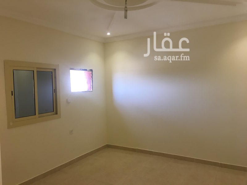 1756110 شقة فخمة وتشطيب ممتاز ونقبل علي اربع دفعات والمية والصرف علي صاحب العمارة اول الحي وتبعدعن المطارالجديد ٤دقايق