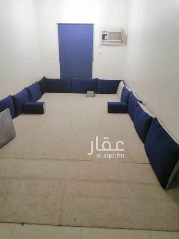 1693439 للايجار شقه عزاب
عباره عن غرفتين وصاله ومطبخ ودوره مياه
مكيفات ومطبخ راكب
الموقع حي المونسيه شارع راجيه