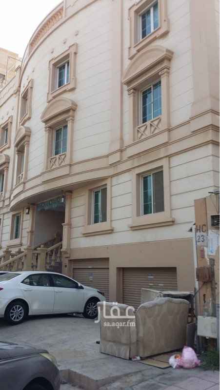 1207274 للبيع عماره بحي الزهره الناغي1 شارع حلمي كتبي
المساحه 875متر
الواجهه شمالي 32 تجاري
الاضلاع 25 × 35
سكني مافيه دخل أصحابها ساكنين فيه العمر 8 سنوات
مكونه من ثلاثة ادوار وبدراوم
المطلوب 7 مليون صافي