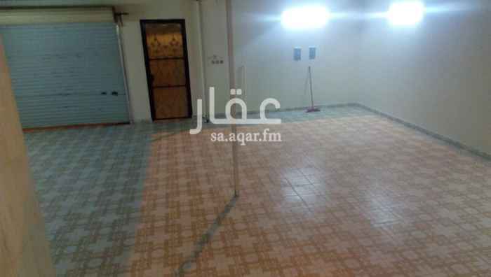 1746276 دور ارضى للإيجار
غرفتين نوم و صالة و مجلس و مقلط
مطبخ راكب و حمامين و مستودع صغير
مدخل سيارة