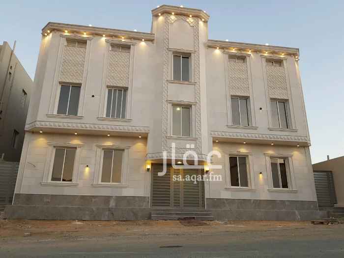 1301923 فله الحلقه الشرقيه بالطائف الموقع الحلقه الشرقه على شارع واحد مساحه الارض 625م دورين وملحق .
شقه 1
1-مجلس رجال 5م×6.5م
2- مقلط 4م×5م
3-صالة نساء 4م×6م
4-غرفه نوم اطفال 4م×5م
5 -غ نوم رائسيه- 4م×5.5م
المطبخ 4م×4.20م
3حمام داخل الشقه
دور الفله الملحق
1- مجلس رجال 5م×5م
2-سطوح خاص بالرجال 5م×6.5م
حمام خاص بالرجال
3- مقلط 4م×5م
4- صالة النساء 6م×7.20م
حمام خاص لصاله
5-غرفه نوم اولاد 4م×5م
6-غرفه نوم بنات 4م×5.5م مع حمام داخل الغرفه مع مغسله ديك
