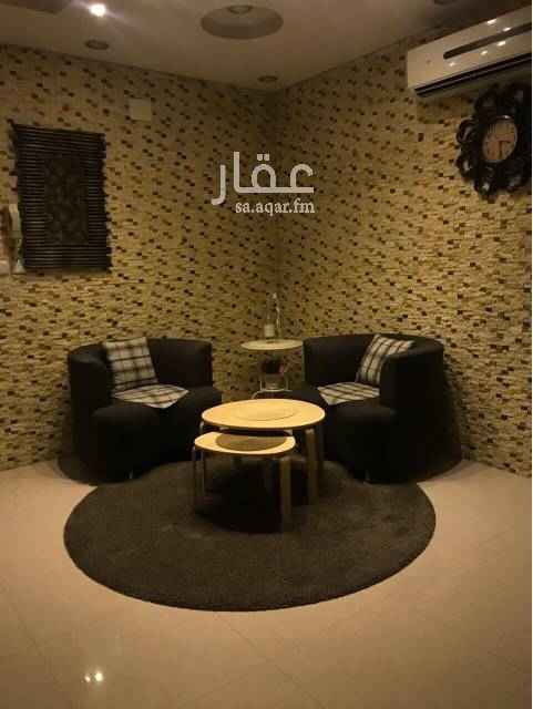 1424762 فله للبيع بالطائف مساحة الارض ٣٧٥ و١٣ غرفه و٣ مطابخ البدروم بمدخل خاص ومدخل من داخل الفيلا وفيه مجلس ومستودع ومقلط وصاله موزعه ومطبخ نظام سيرفس ودورة مياه.
الدور الارضي فيه مدخل رجال بمجلس رجال بدورة مياه ومغاسلها ومقلط ومدخل حريم ومجلس حريم ودورة مياه وصاله موزعه اللي حجر وفيها مطبخ كبير والمطبخ مفصل من مطابخ المنى واللي بيشتري ياخذو بكامل اجهزته.
الدور الثاني فيه غرفتين نوم بدورة مياه وصاله موزعه ومطبخ سيرفس وفيها غرفتين وحده نوم والثانيه ملابس خاصه بالمتزوج بدورة مياه خاصه مطله ع الشارع.