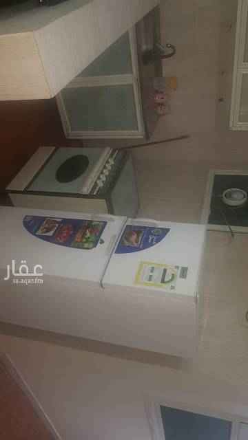 1620257 شقه مفروشه للايجار فى حى الروبه تقاطع الستين مع حراء عرفه وصاله وحمام ومطبخ 2000ريال شامله كهرباء ومياه ونت يوجد بعمارة عمال نظافة توصيل طالبات توصيل مغسله يوجد بعمارة مواقف ومصاعد قريب من الخدمات قريبه من المطار قريبه من شارع حراء قريبه من الكورنيش