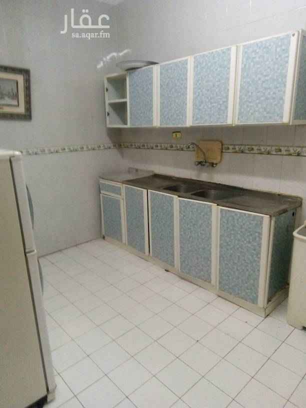 1697590 شركه القاسم لاستثمارات العقاريه جده حي الصفا تقاطع التحليه مع الاربعين العماره بيها مصاعد ونظافه وعامل قريبه من الخدمات