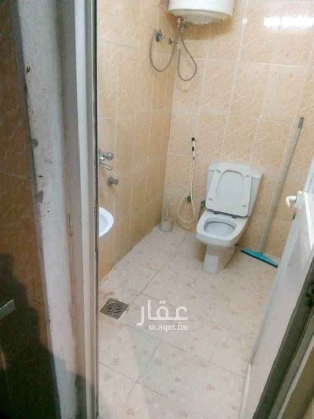 1699006 شركه القاسم لاستثمارات العقاريه جده حي الصفا تقاطع التحليه مع الاربعين العماره بيها مصاعد ونظافه وعامل قريبه من الخدمات عرفه وحمام ومطبخ