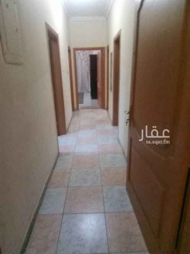 1763913 شركه القاسم لاستثمارات العقاريه جده حي الصفا تقاطع التحليه مع الاربعين العماره بيها مصاعد ونظافه وعامل قريبه من الخدمات قريبه من مركز الهرم وبنده والبيك والدانوب