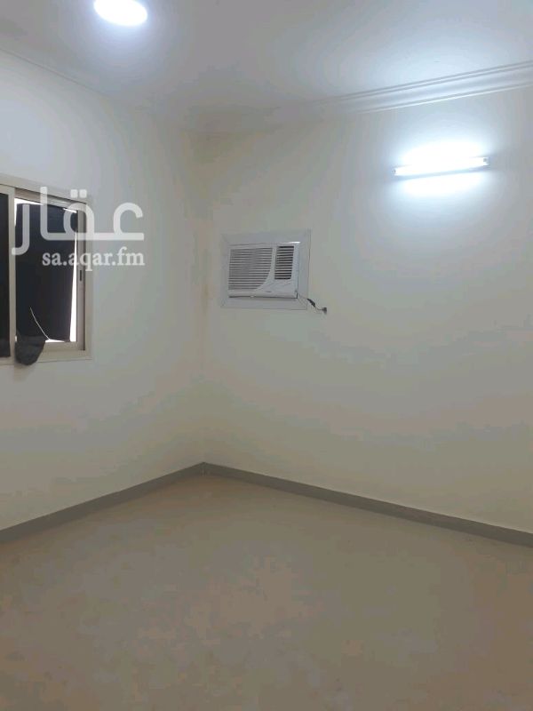 1209362 شقق عزاب جديدة المكيفات والمطبخ راكبه الماء والكهرباء على المالك للتواصل 0538228652