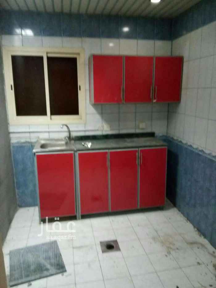 1700309 غرفه كبيره وصاله كبيره ومطبخ وحمام راكب فيها مكيفات ومطبخ
مكيفات اسبلت جديدة