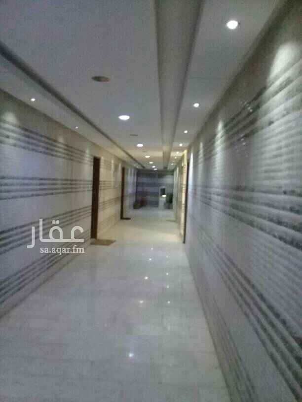 1621709 ٣غرف وصاله و٢ حمام ومطبخ
راكب مكيفات اسبلت وراكب مطبخ
يوجد بركن للسياره