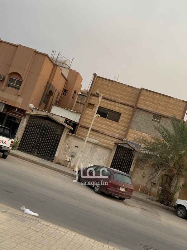 1563719 فله سكنيه دورين على شارع تجاري موقع مميز امامها مواقف سيارات عامة
فقط للموسسات والشركات سكن عمال موقع قريب من الخدمات .
