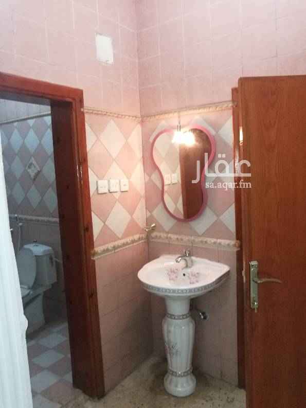 1634966 شقه دور أرضي مجدده في حي الواحه مكونه من 4 غرف وصاله ومطبخ وثلاث دورات مياه ومدخل وكهرباء وخزان مستقله موقع مميز وقريبه من جميع الخدمات
الاجار 1200 ريال شهري