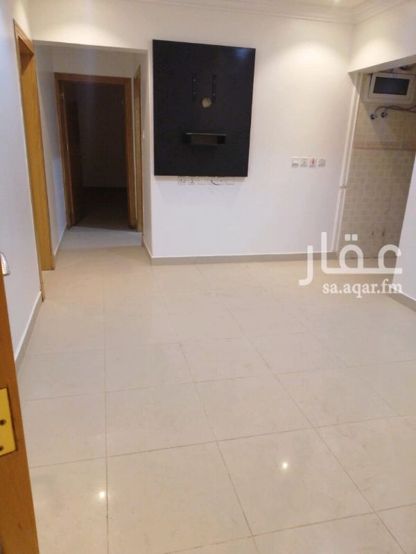 1384757 شقة للايجار عزاب غرفة وصاله وحمام ومطبخ مجدده بالكامل راكبه مكيفات ومطبخ جديد
موقع ممتاز متوفر جميع الخدمات قريبه من خالد بن الوليد ومن الملك عبدالله
بجوار أسواق التميمي
مره نظيفه جدا