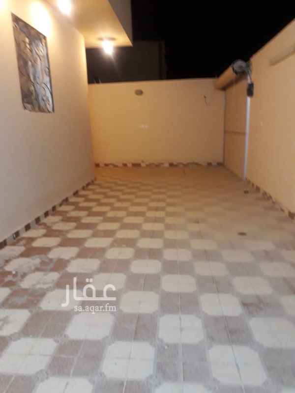 1552989 دور ارضي للايجار مساحه 400م راكب 3 مكيفات سبلت ومطبخ
للاسفسار:
0568838594