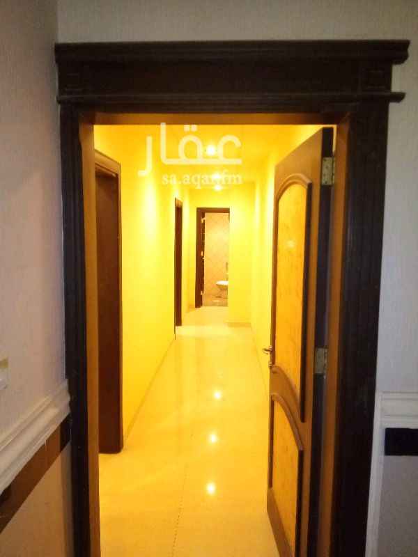 1621814 شقه للايجار عوائل
حي الربيع شارع الغطغط
أربع غرفة وصالة ودورتين مياه ومطبخ أمريكي راكب
راكب مكيفات اسبليت
تشطيب سوبر لوكس