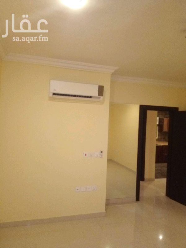 1628757 شقه للايجار عوائل
حي الربيع شارع الغطغط
ثلاث غرف وصالة ودورتين مياه ومطبخ أمريكي
راكب مكيفات اسبليت
تشطيب ممتاز