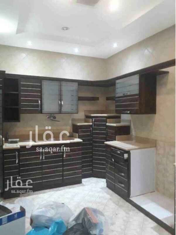 1752613 شقه للايجار عزاب
حي الياسمين شارع الخياله
غرفتين وصالة ودورتين مياه ومطبخ
راكب مكيفات اسبليت
تشطيب ممتاز