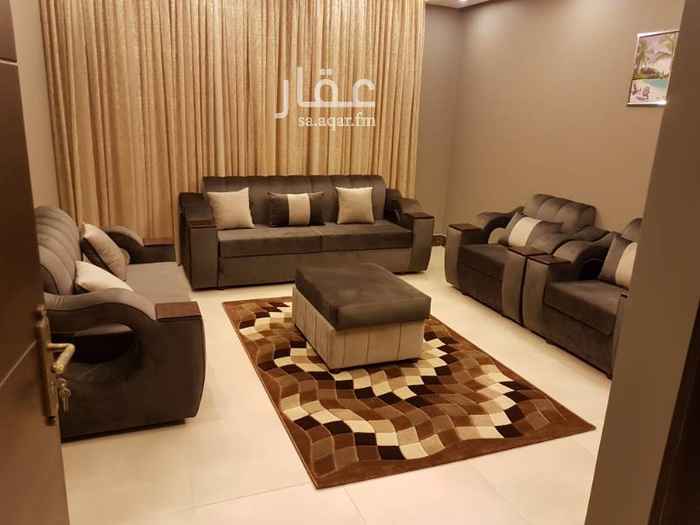 1466001 شقه جديده عوائل مؤثثه فندقيا للايجار الشهري بموقع مميز بالقرب من طريق الملك عبدالعزيز والرد سي مول .بالقرب من شارع حراء حيث جميع انواع المطاعم. تتكون من ٤ غرف مكيفه سبليت: غرفة نوم رئيسي مع حمام داخلي وغرفة بسريرين وصالون وغرفة معيشه وصالة طعام مكيفه مع تلفزيون. ٣ حمامات. غرفة سائق مع حمام ومطبخ.