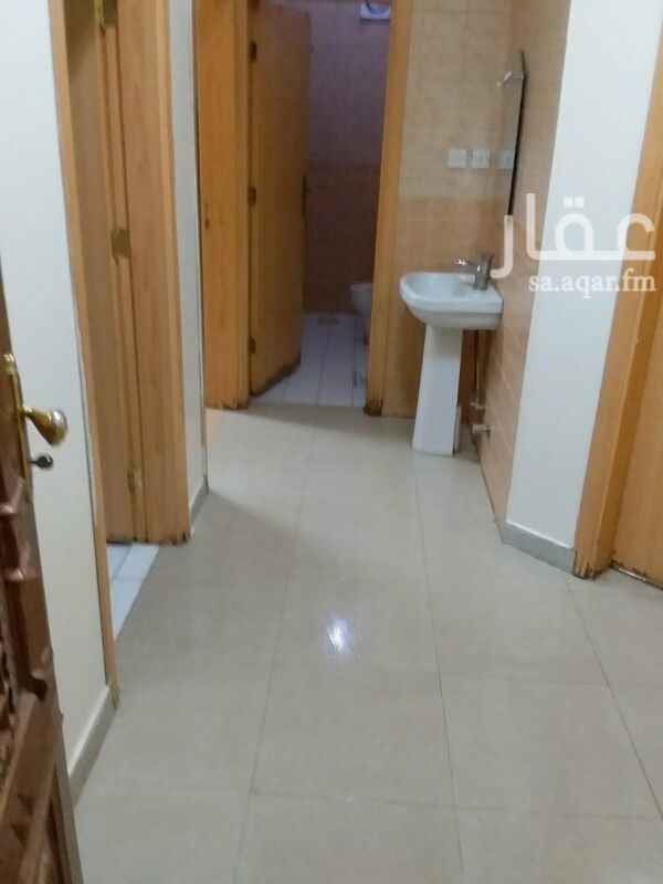 1393064 ، شقه عزاب للايجار بحي الحمراء
مكونه من غرفة وصالة وحمام ومطبخ
مكيفات اسبلت ومطبخ راكب
العقار مجدد بالكامل
موقع استراتيجي متوفر به جميع الخدمات
صيانه دوريه طول السنه