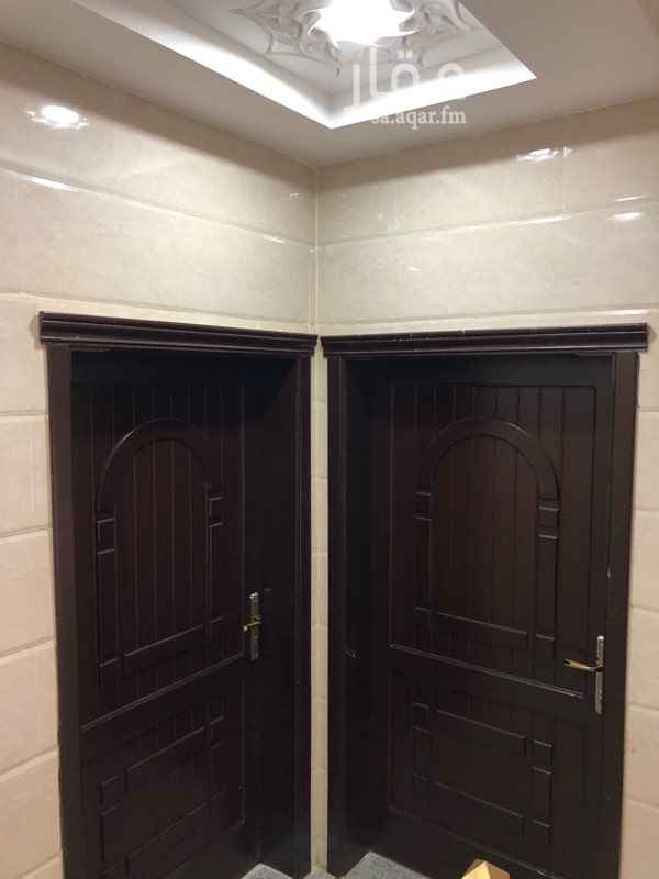 1527576 شقه جديده للإيجار:
* اربع غرف
* ثلاث دورات مياه
* صاله بين الغرف
* للشقه مدخلين
* الغاز مجاناً
* الشقه قريبه من مجمع مدارس
* الشقه قريبه من خدمات ( بقاله.مدرسه.مسجد.مغسله ملابس )
.
.
المطلوب 16,000 قابل للتفاوض