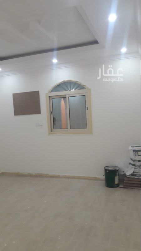 1731704 عماره شقتين مساحتها 500 متر على شارع 20 شرقي لكل شقه 4 غرف وصاله ومطبخ ودورتين مياه