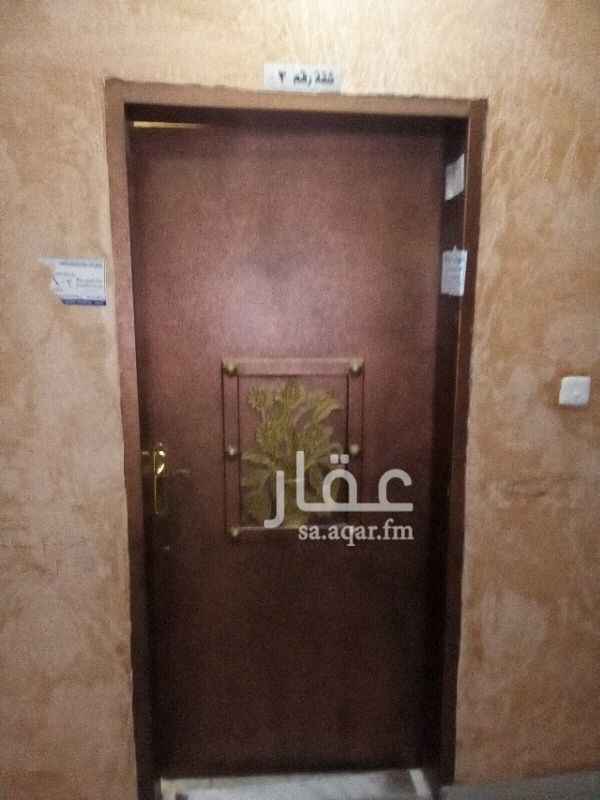 1255871 شقه عوائل للايجار
حي المنصوره (شارع ابها خلف مطعم كنتاكي)
الدور الارضي (يوجد شقق علويه وفيها مصعد )