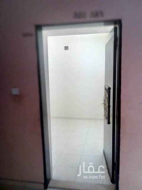 1512377 شقه عوائل سكنية
بحي المنصورة
فوق مطعم حمانا ومطعم الشلال
ملحق مع سطح مشترك
عمر الملحق ٥ سنوات
نظيفه وشبه جديده