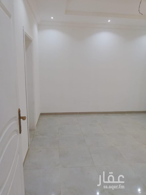 1759067 متوفر شقة الواحة / مخطط الفهد
الدور الرابع جديده
# ( مدخلين + ٤ غرف + مطبخ + صاله + ٣ دورات مياة + موقف خاص + غرفة خادم + خزان علوي وسفلي مستقل + عداد كهرباء خاص ) •
# المساحة { 112م}•
# السعر { 380.000} ريال•