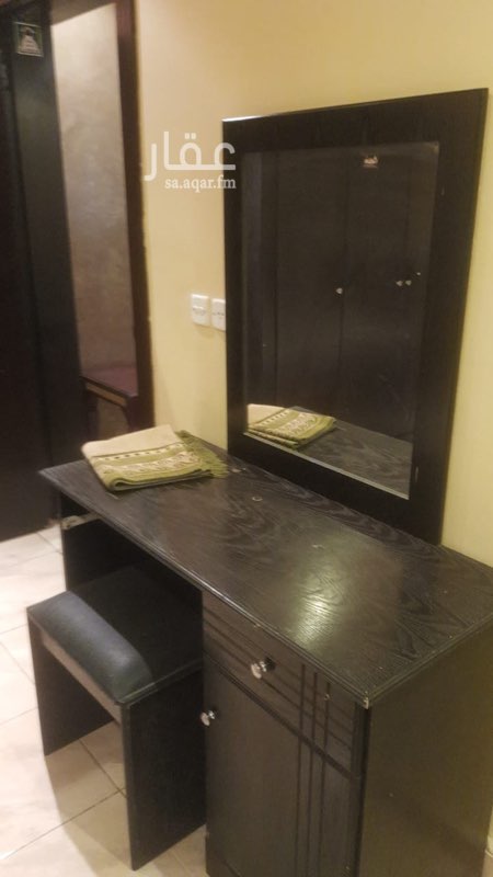 1357186 1-يوجد شقق مفروش عزاب غرفه وصاله ومطبخ وحمام اثاث جيدجدآ تيلفزيون والمياة والكهرباء على الفندق العمارة بها مصعد وموقف للسيارات خارجي
السعر1700شهري
2-يوجد شقق على البلاط غزاب غرفه وصاله مطبخ كبير وحمام وبها مكيفات العماره بها مصعد وموقف سيارات امام العمارة
السعر1400شهري
3-يوجد شقق على البلاط عزاب غرفه وصاله وطبخ صغير وحمام بدون مكيفات العمارة بها مصعد وموقف للسيارات امام العمارة
السعر1200شهري