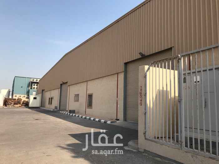 1647189 مستودع مساحة ٦٠٠٠ م ، بمواصفات ممتازة .