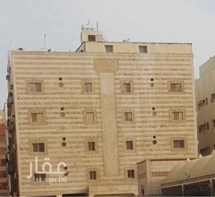 1409807 روف مؤثث بالكامل
٤ غرف ماستر
١ غرفه بدورات مياهـ خارجيه
غرفه للغسيل
مجلس رئيسي
صاله جلوس مطله على فناء خاص
سفرة طعام
مطبخ مع ارتداد خارجي
مستودع خاص بالمطبخ
غرفه خاصه للخدم مصعد خاص بالاضافه الى مصعد العماره موقف خاص غرفه سائق خزان ارضي + خزان علوي خاص بالروف