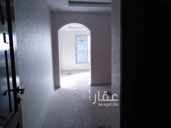 1662992 فله للبيع مساحه 300 دور وملحق ادور الارضي حوش غرفة حارس اربع غرف نوم 4 ثلاثه حمامات صاله مطبخ مدخلين ادور الملحق غرفتين حمام صاله السعر 870 الف في الحمدانية السعيد اعتذر الموقع غير دقيق للتواصل علا رقمي 👇🏻👇🏻يوجد ضمانات سباكه كهرباء بناء