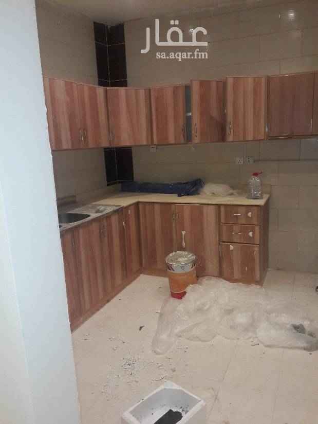 1676617 ٣غرف وصاله ومطبخ وحمامين ومطبخ راكب مكيفات اسبلت نظيفه جدا ومدخل خاص جديده ٣٠الف