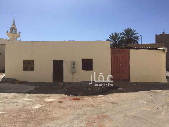 1362029 بيت في حي عروة ثلاث غرف وحمام ومطبخ وحوش كبير مساحته 205 متر تقريباً بصك الكتروني كان مؤجر كمستودع والان البيت فاضي لا يوجد اختزال عليه بجواره مسجد موقع استراتيجي مسيوم ب 200 الف ريال الرجاء لاحد يسوم اقل من كذا بالتوفيق للجميع
